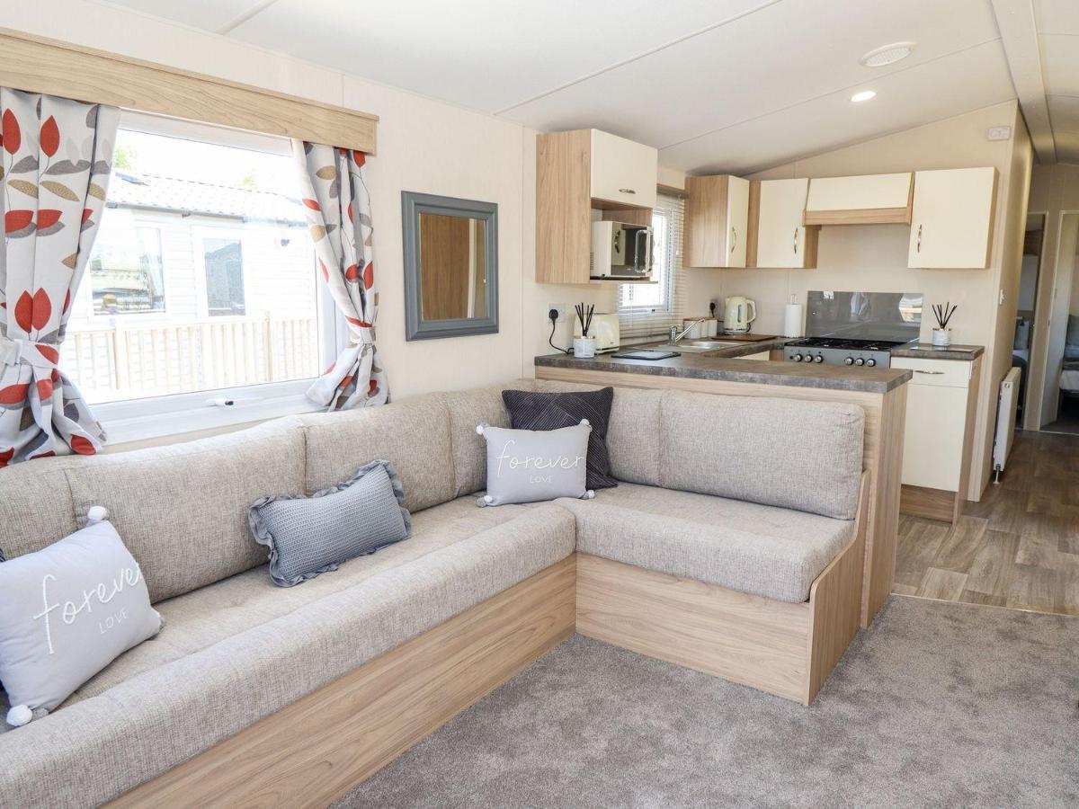 3 Bed New - 7 Lakes Country Park Dn17